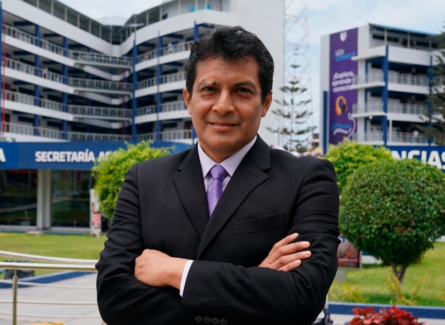Dr. Jair Alvarado Espinoza